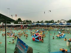 -海豚湾梦幻水上乐园