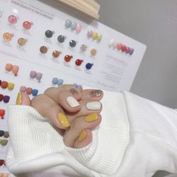 -潮店·虞妃妮轻奢美甲美睫馆