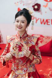 点击看大图 -曼青婚纱礼服馆