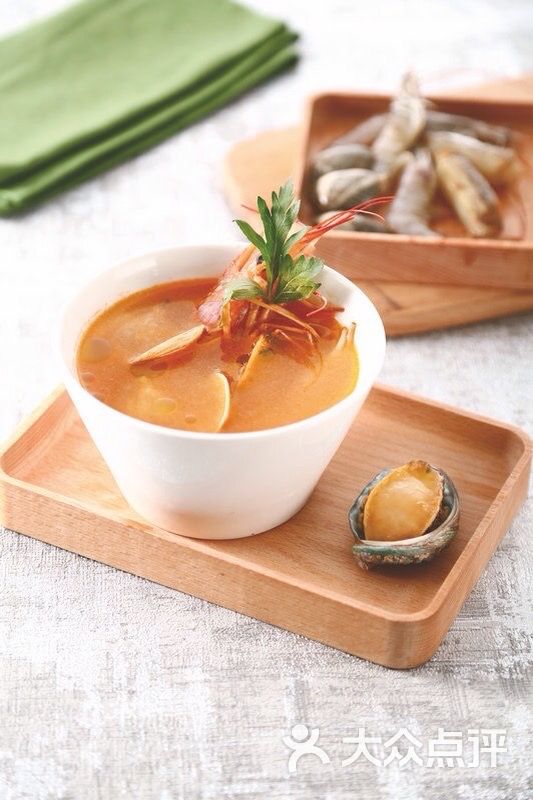 招牌鲍鱼海鲜汤
