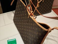 -文艺复兴百货(米兰大教堂广场店)