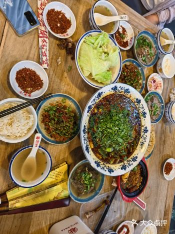 乐山美食一日狂欢，舌尖上的巴适之旅
