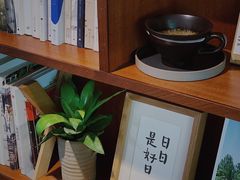 -彳亍咖啡·这里(水湾路店)