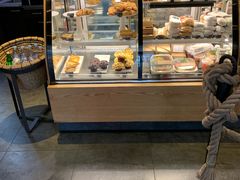 面包甜点陈列柜-星巴克(天津滨海国际机场1店)