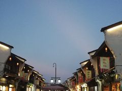 -吴山路夜市