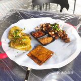 一家有故事的小吃店