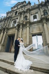 -现代经典婚纱摄影