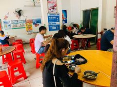 大堂-灵山卢梅燕粉店