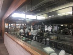 -ROAST coffee & eatery