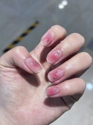 -美斯洛美甲美睫连锁店