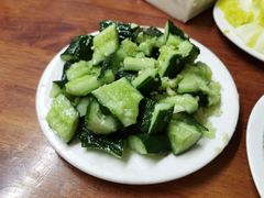 拍黄瓜-宝瑞门钉肉饼店