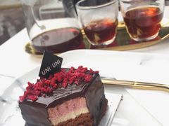 -UNI UNI(环亚凯瑟琳店)