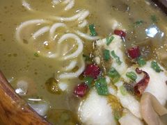 -周鱼小馆石锅酸菜鱼(活力汇店)