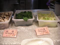 自助早餐-料理菠菜大白菜香菇-杭州海华满陇度假酒店
