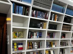 -钟书阁(松江泰晤士小镇店)