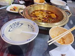 -牛一嘴·兰州牛肉面·大盘鸡(财富中心店)