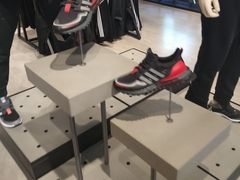 -阿迪达斯(武林银泰三叶草店)