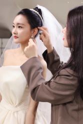 -艾米丽婚纱礼服