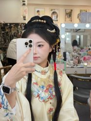 -一揽芳华汉服旗袍体验馆(拙政园店)