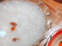-爆炸头阿姨小四川正宗川味小吃(无任何分店)