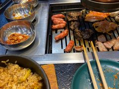 -臻牛烤肉