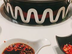 -洪氏嗨捞·广东猪肚鸡·椰子鸡火锅(西咸万象城店)