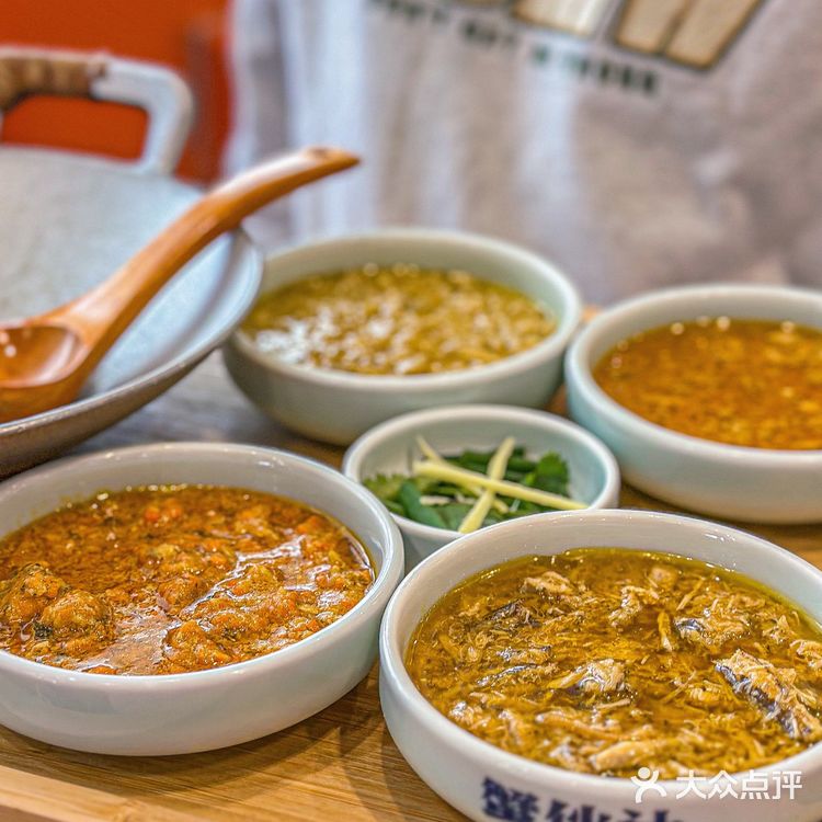 元旦逛豫园不能错过的蟹黄面