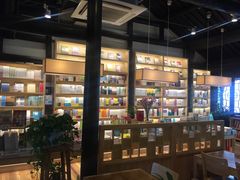 -猫的天空之城概念书店(杭州南宋御街店)