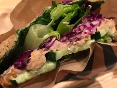 -星巴克(广州南站A18检票口楼上)