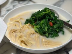 米鱼汤鲜腐竹浸时蔬-遇外滩(BFC外滩金融中心店)