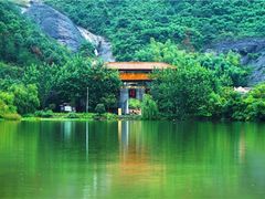 -玻璃桥景区石牛寨