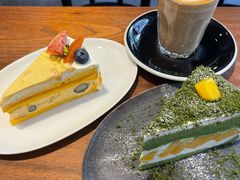 Flat&nbsp;white-black rainbow coffee