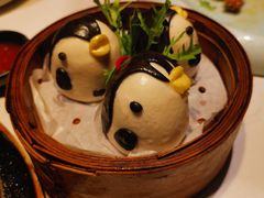 小企鹅奶黄包-卯时·龙光雅宴·精致锡帮菜(惠山古镇店)