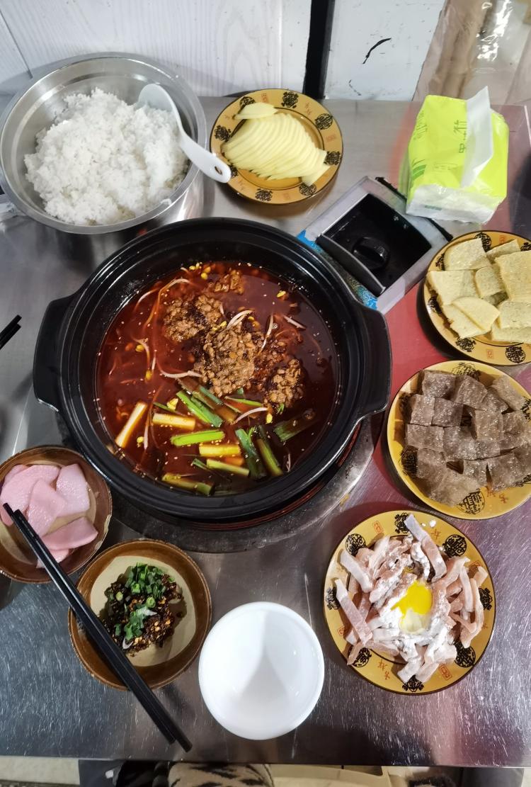 金小仔豆豉油渣火锅(黔灵东路店)