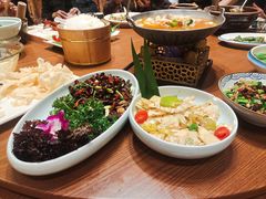 -老滇山寨•云南特色菜•地方菜•民族风情歌舞表演(金碧店)