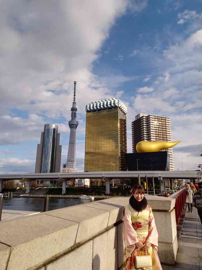 朝日啤酒本社大楼-"门口有啤酒泡沫的就是朝日啤酒本部啦.到.