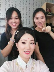 点击看大图 我的专属化妆师想想和助理美女美佳-美云庭古装·格格服汉服·京城旅拍(北京店)