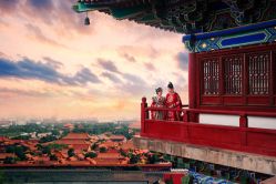 -雪中彩影婚纱摄影·微光艺术中心