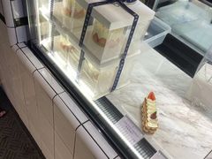 面包甜点陈列柜-黑草莓(重庆路店)
