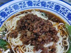 -渝之汇牛肉豌杂面