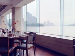 靠窗位-白天鹅宾馆·流浮阁咖啡厅