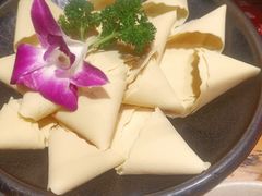 -老牌坊云南鱼豆花火锅(爱建店)