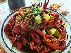 -老街烧烤大排档·地道湖北菜·龙虾馆(汉口火车站店)