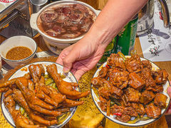 -山河屯铁锅炖·非遗东北菜(南山店)