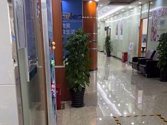 -茂菊口腔连锁(浦东南路店)