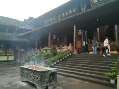 -峨眉山报国寺