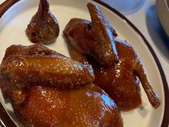 玻璃皮烤乳鸽-富力丽思卡尔顿酒店·丽轩中餐厅
