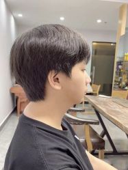 -一家只做男发烫染的店
