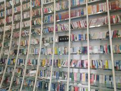 -钟书阁(松江泰晤士小镇店)