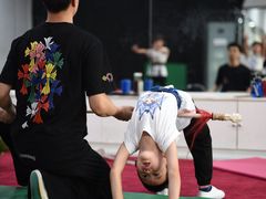 -艺桐年艺术培训中心